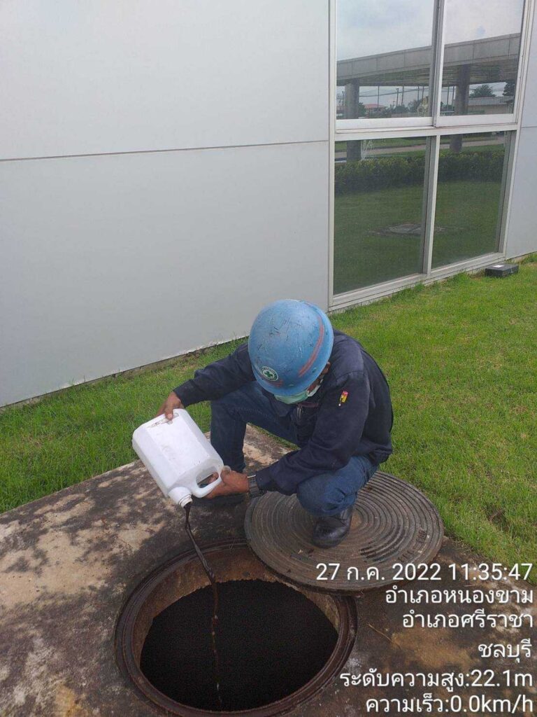 LINE_ALBUM_เติมหัวเชื้อจุลินทรีย์_๒๓๐๓๒๑_4